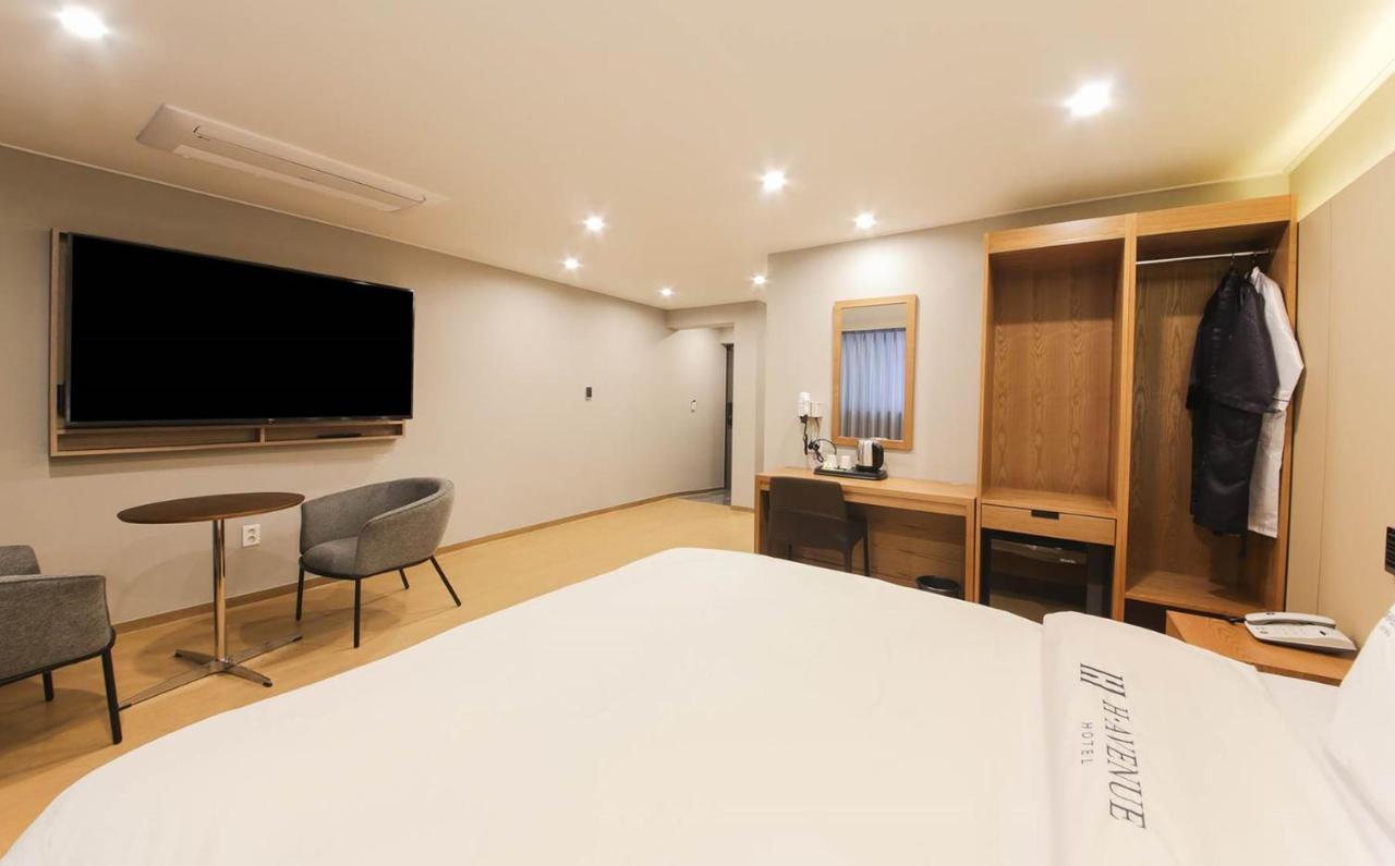 H Avenue Hotel In Кёнджу Экстерьер фото