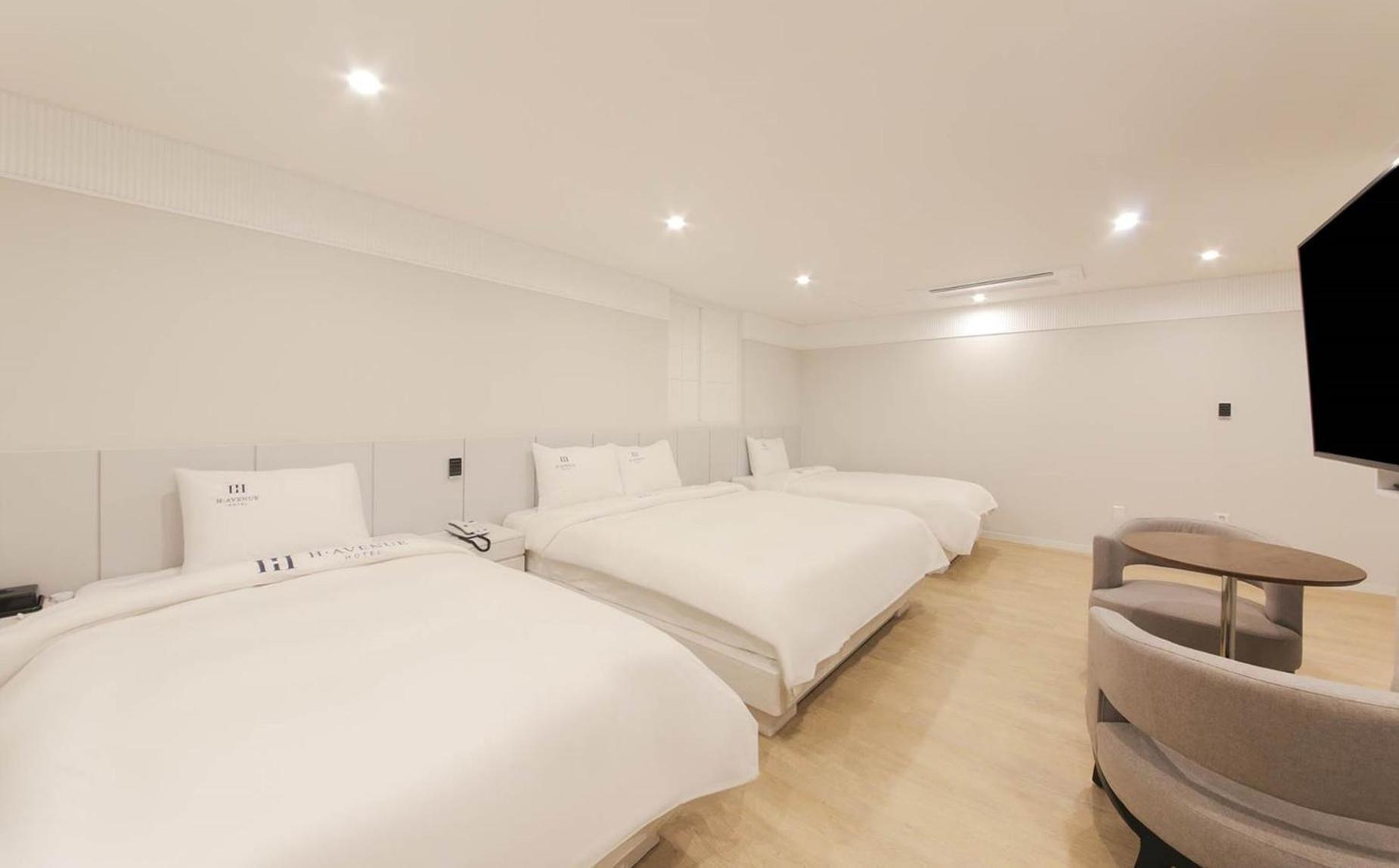 H Avenue Hotel In Кёнджу Экстерьер фото