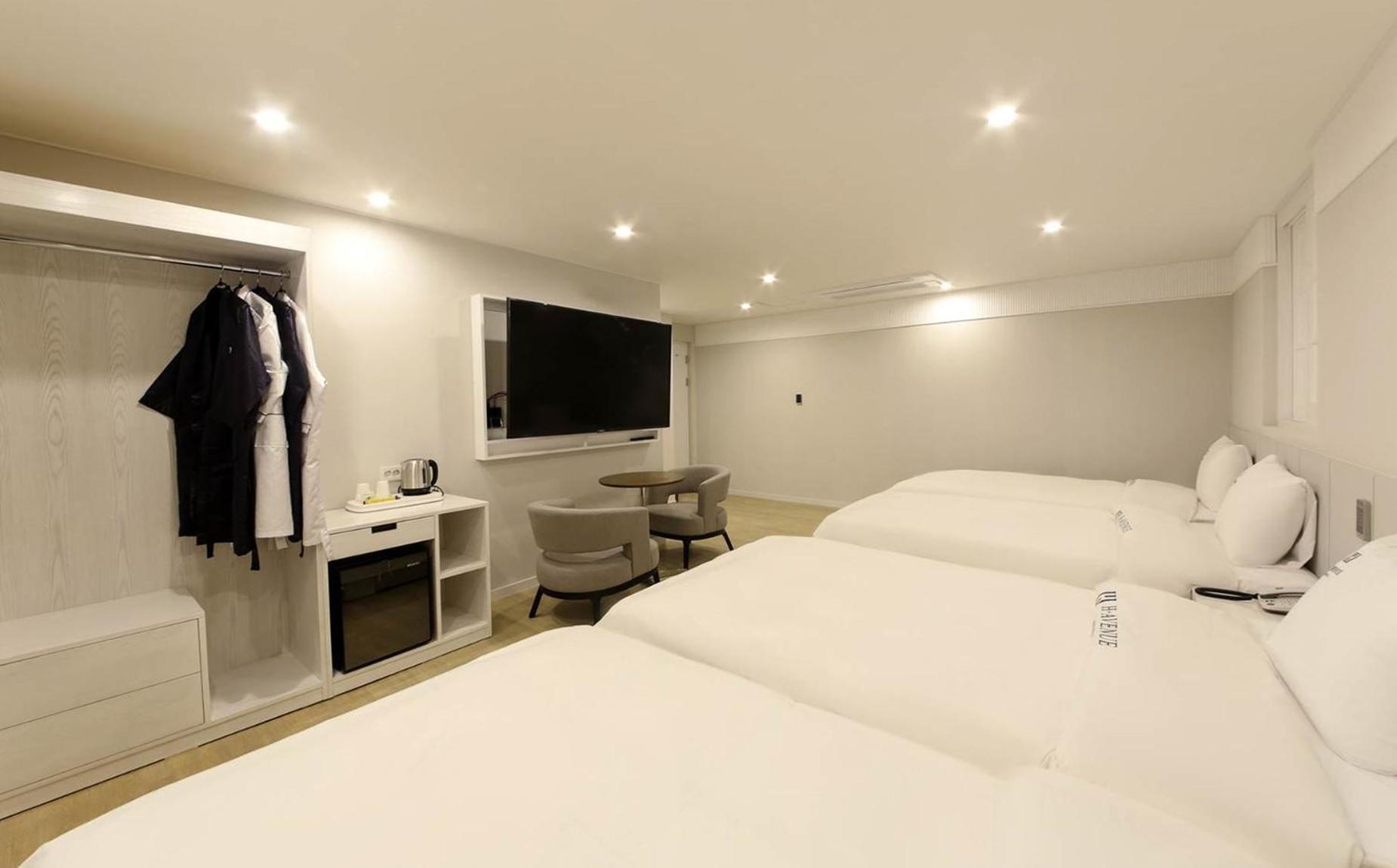 H Avenue Hotel In Кёнджу Экстерьер фото