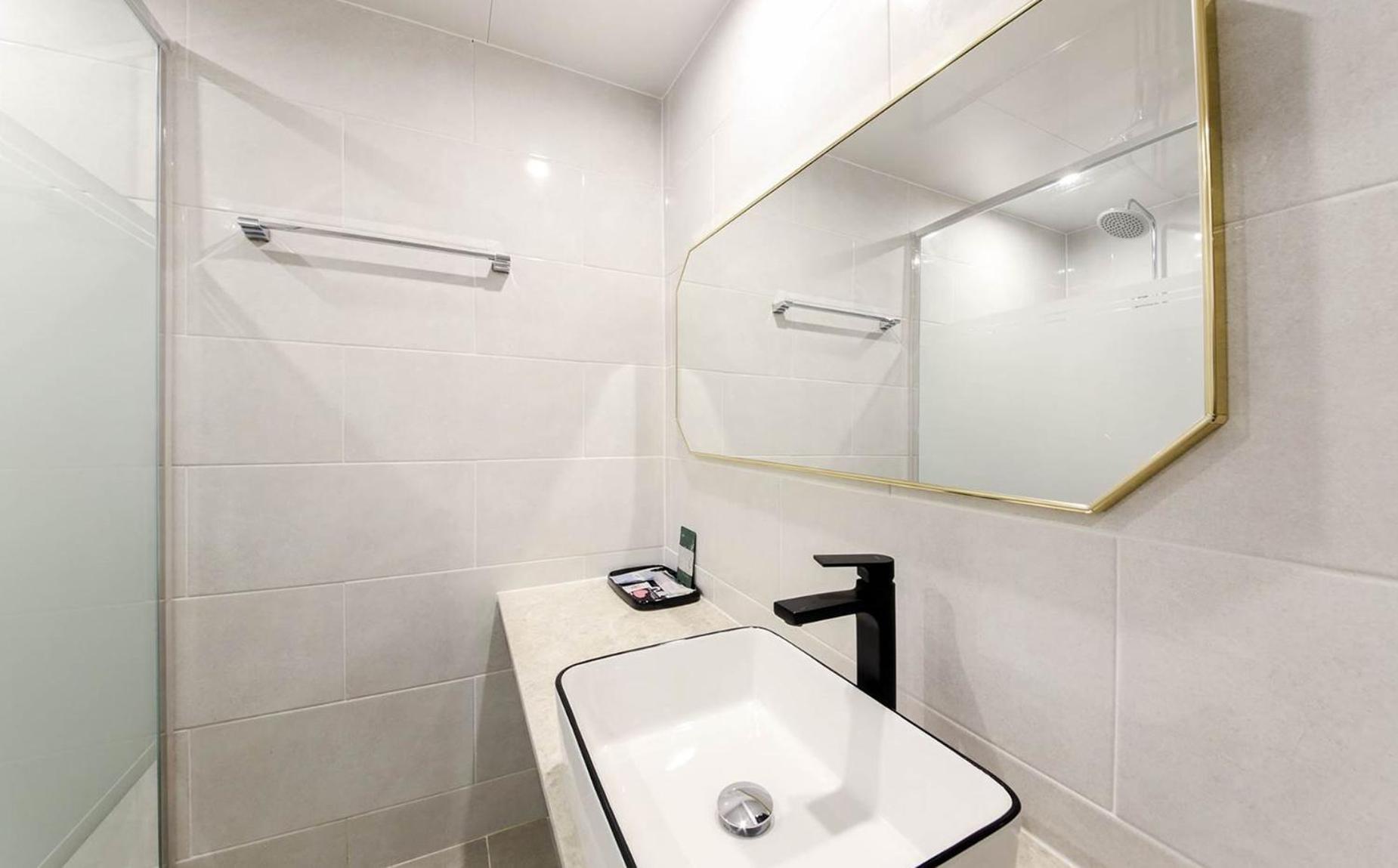 H Avenue Hotel In Кёнджу Экстерьер фото